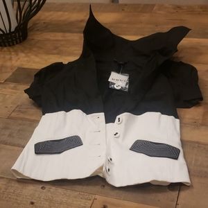 Bebe top. Brack with white